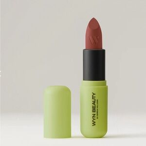 Wyn Beauty WORD OF MOUTH
MAX COMFORT MATTE LIPSTICK - Brave Mauve brown